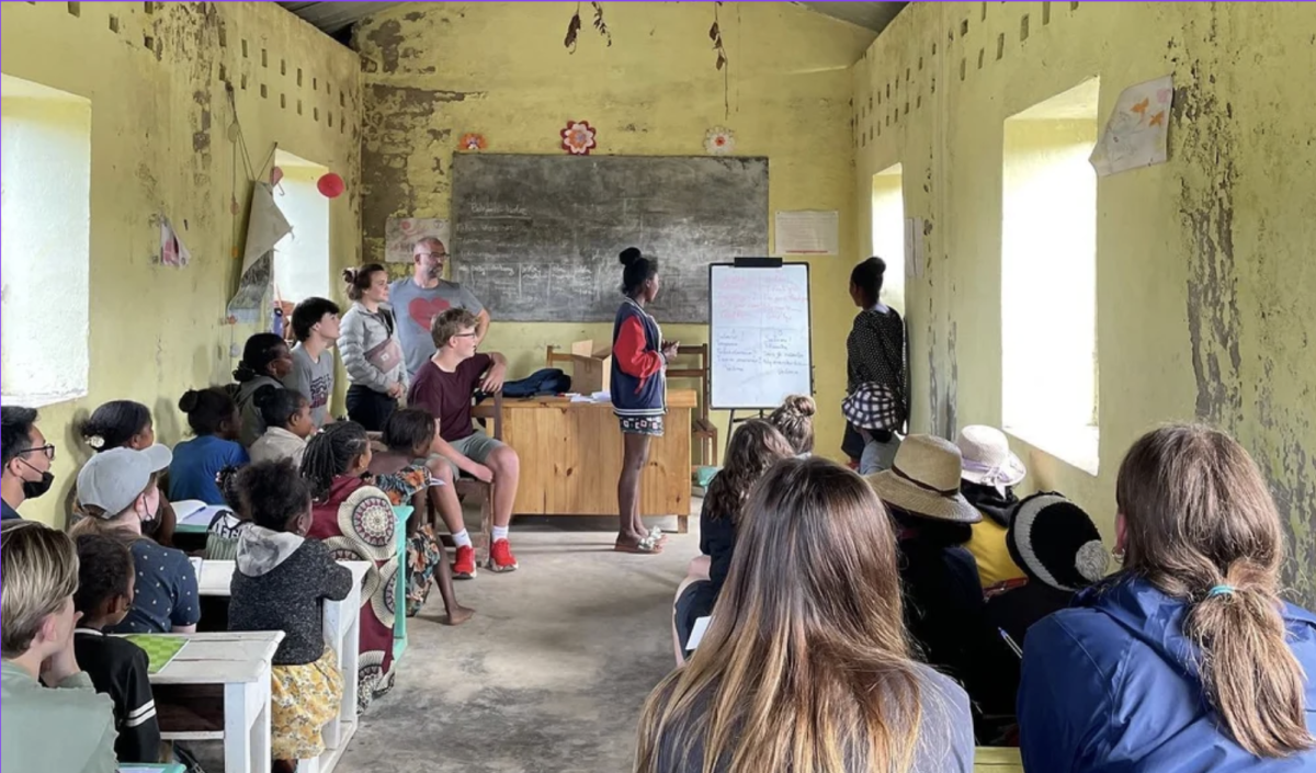 MadagascarConnect meets with Zara Aina students